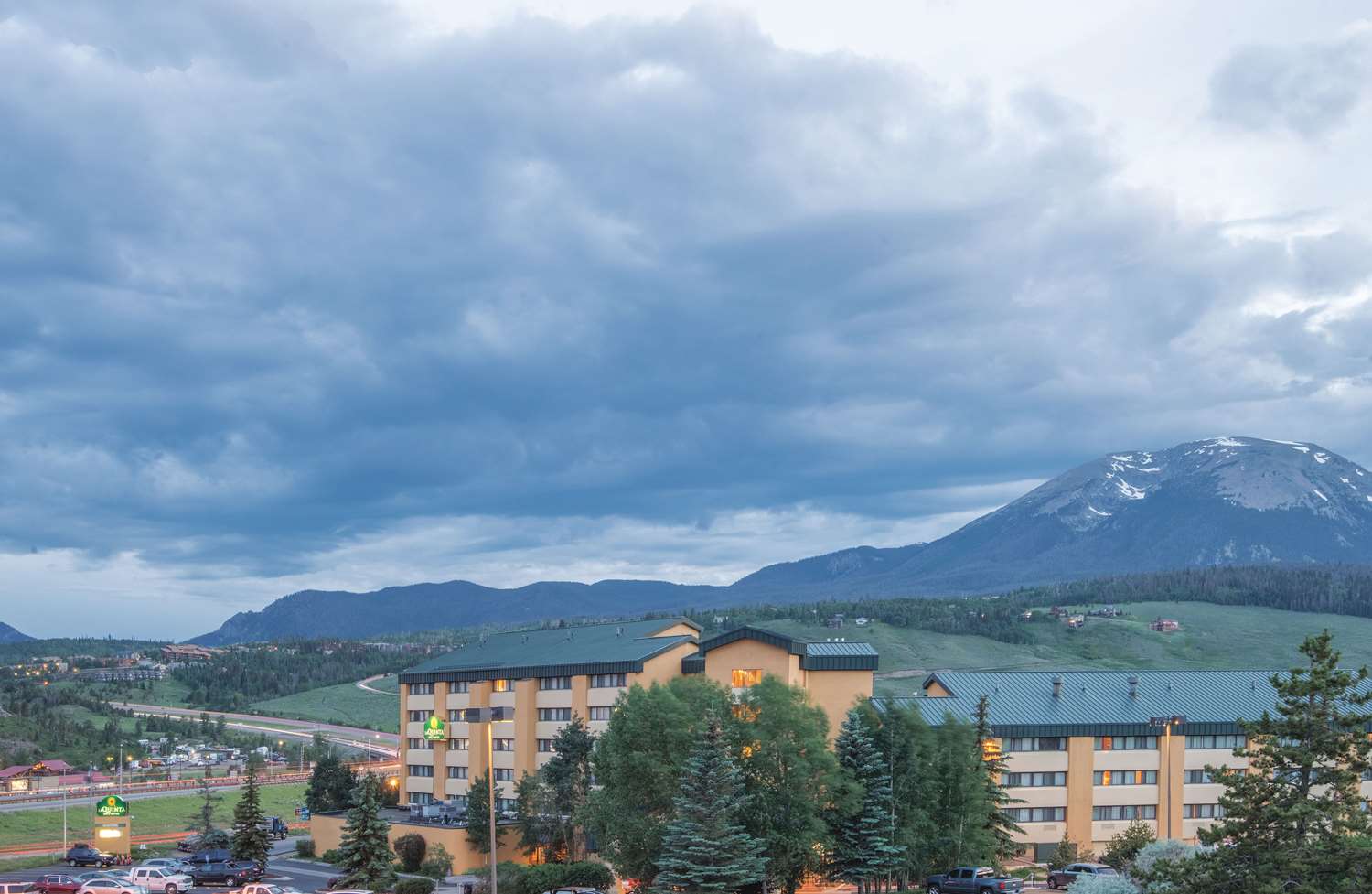 La Quinta Inn & Suites by Wyndham Silverthorne - Summit Co 19/20