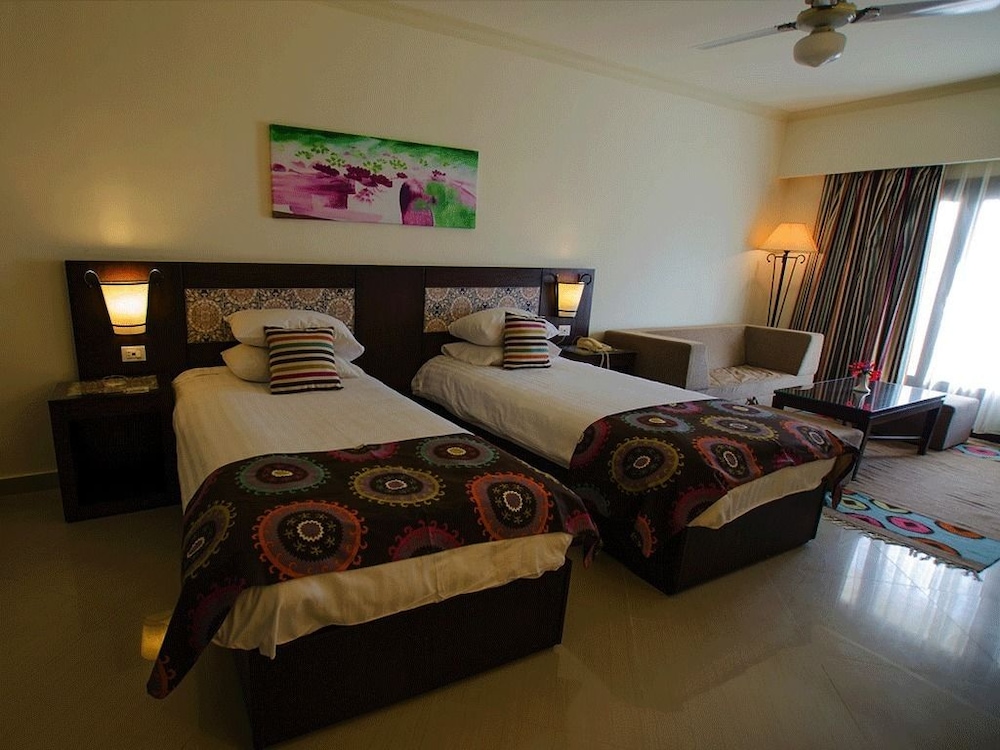 Lotus Bay Resort 8/43