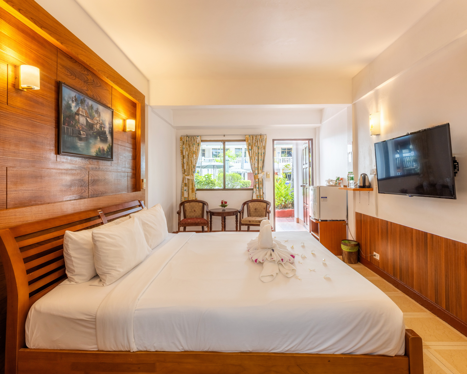 Super, Deluxe, King Bed, Pool Side, Balcony