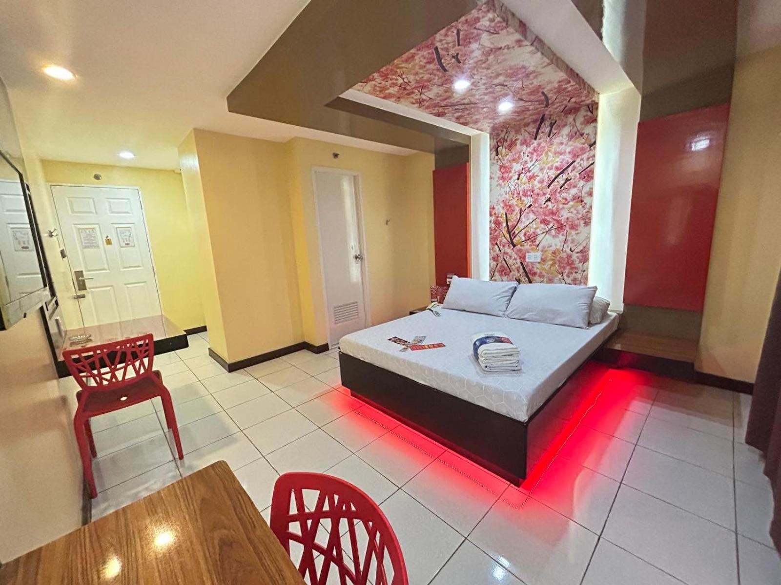 Regency, King Bed