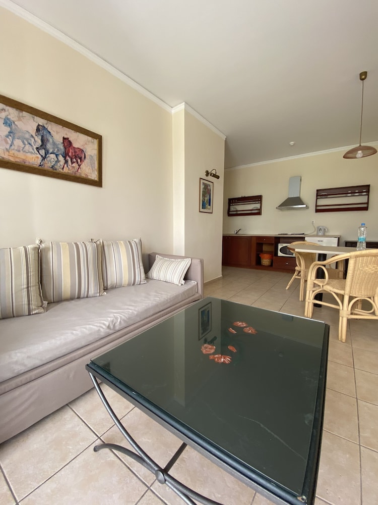 Amazones Village Suites 25/50