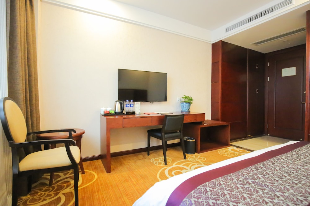 New Knight Royal Hotel Airport and International Resort 47/61