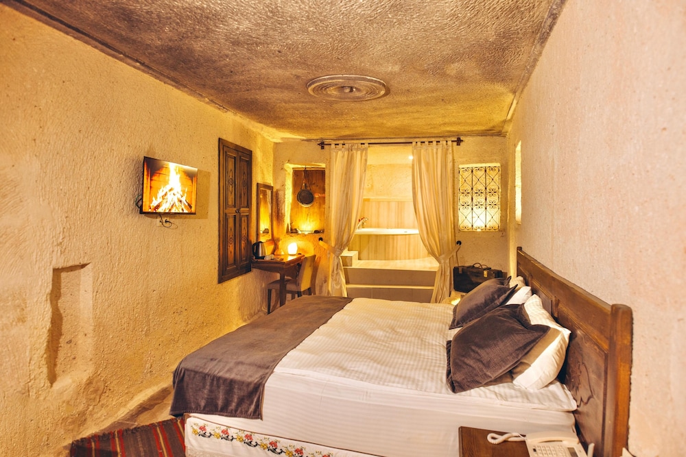 Solin Cave Cappadocia 18/38
