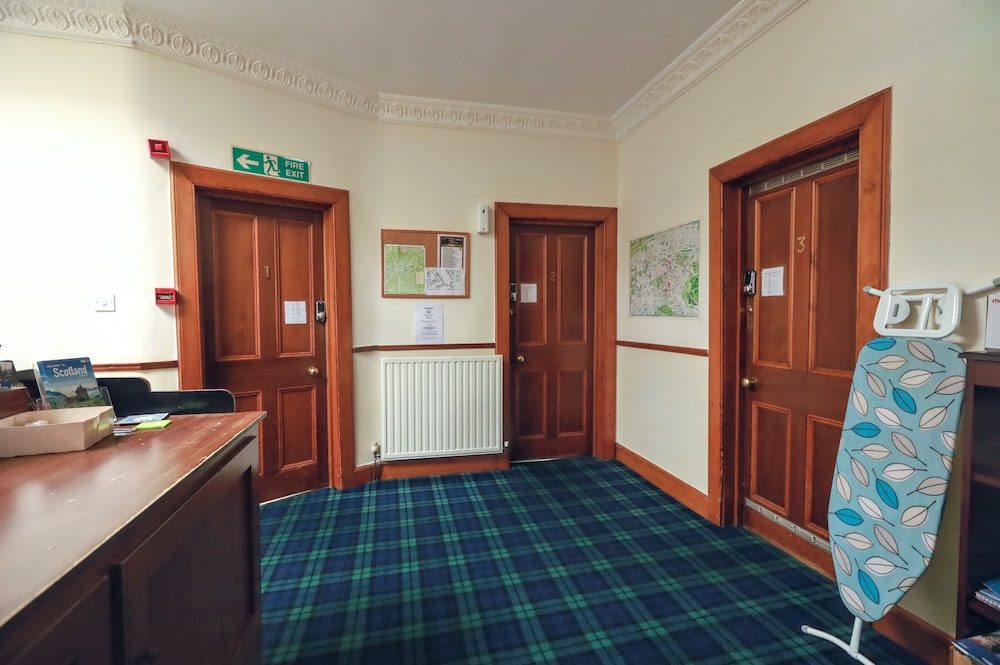 Airdenair Guest House 5/50