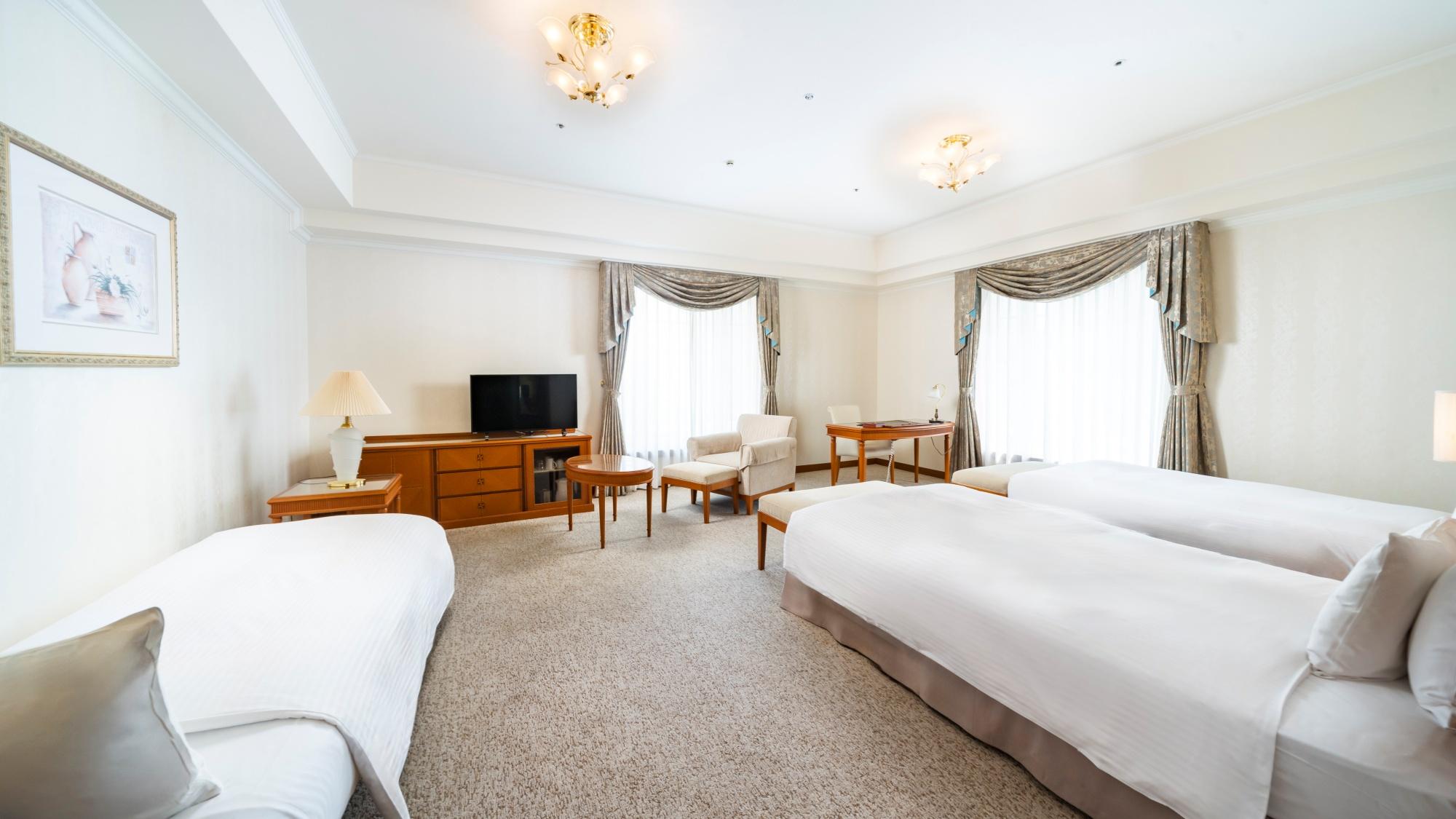 Select, Executive, Suite, Triple, with View