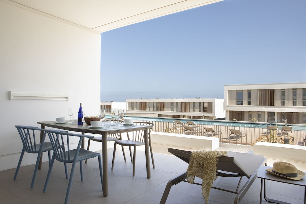 Nivaria Beach Apartments and Villas 48/66