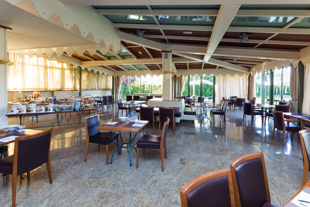 Hotel Villa Undulna 61/77