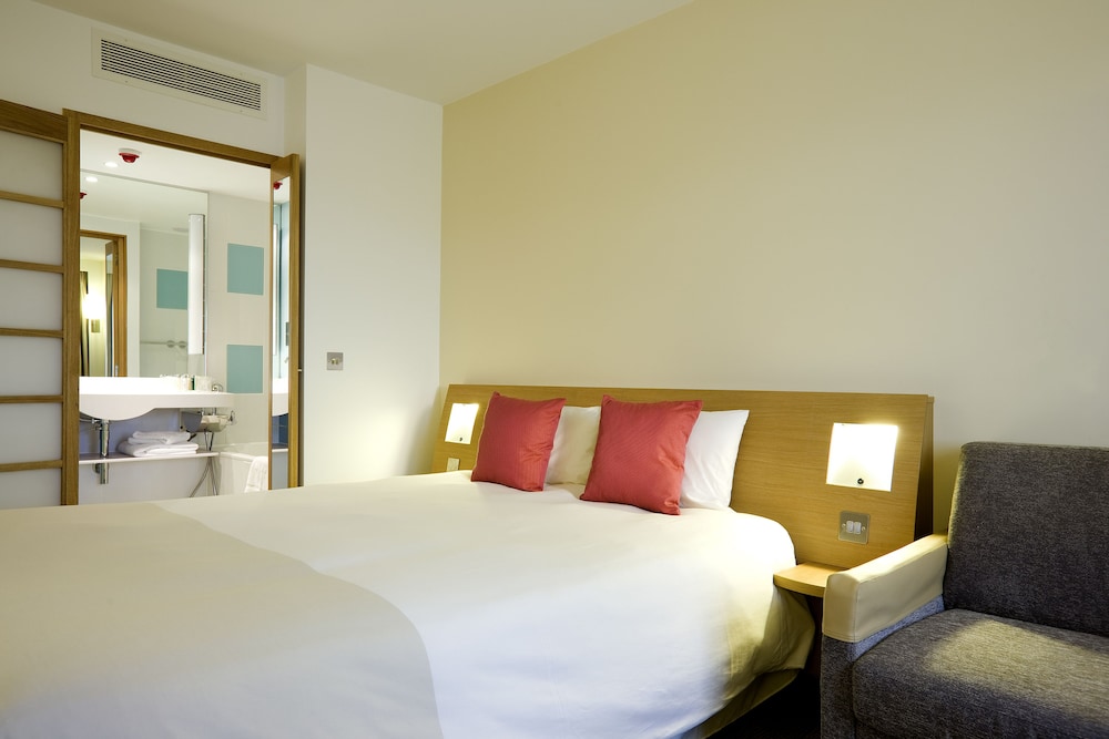 Novotel Newcastle Airport 16/53