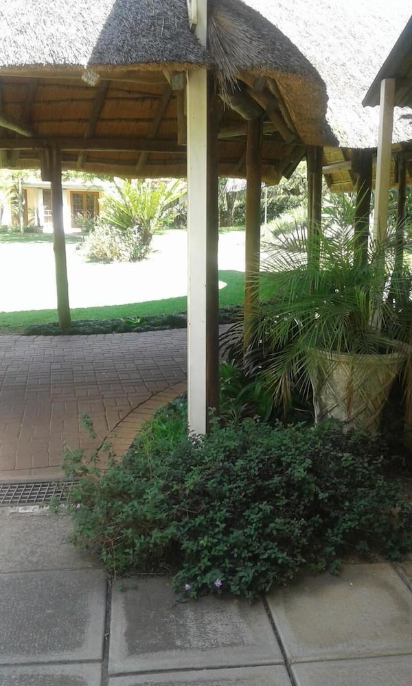 Ascot Inn 24/63