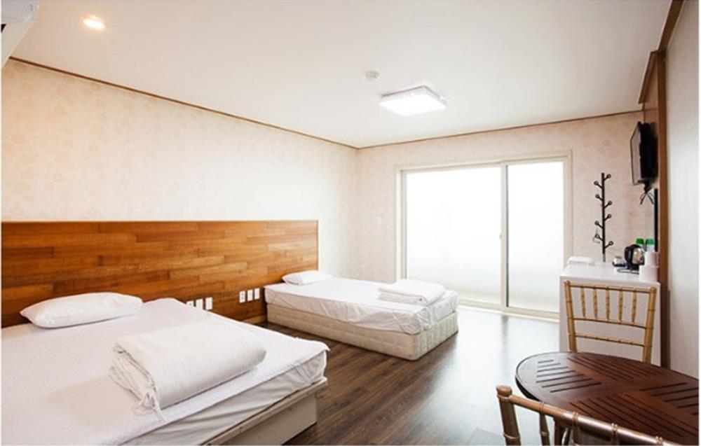 Jeju Hill Hotel 9/25