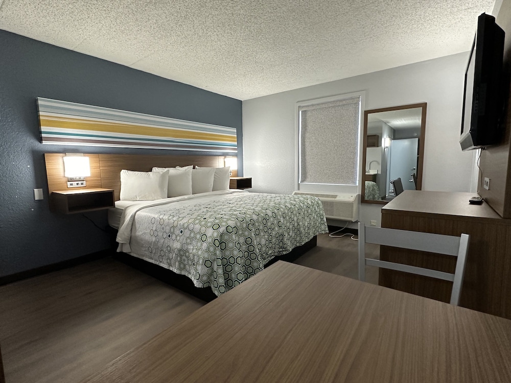Non-Smoking Studio King Bed