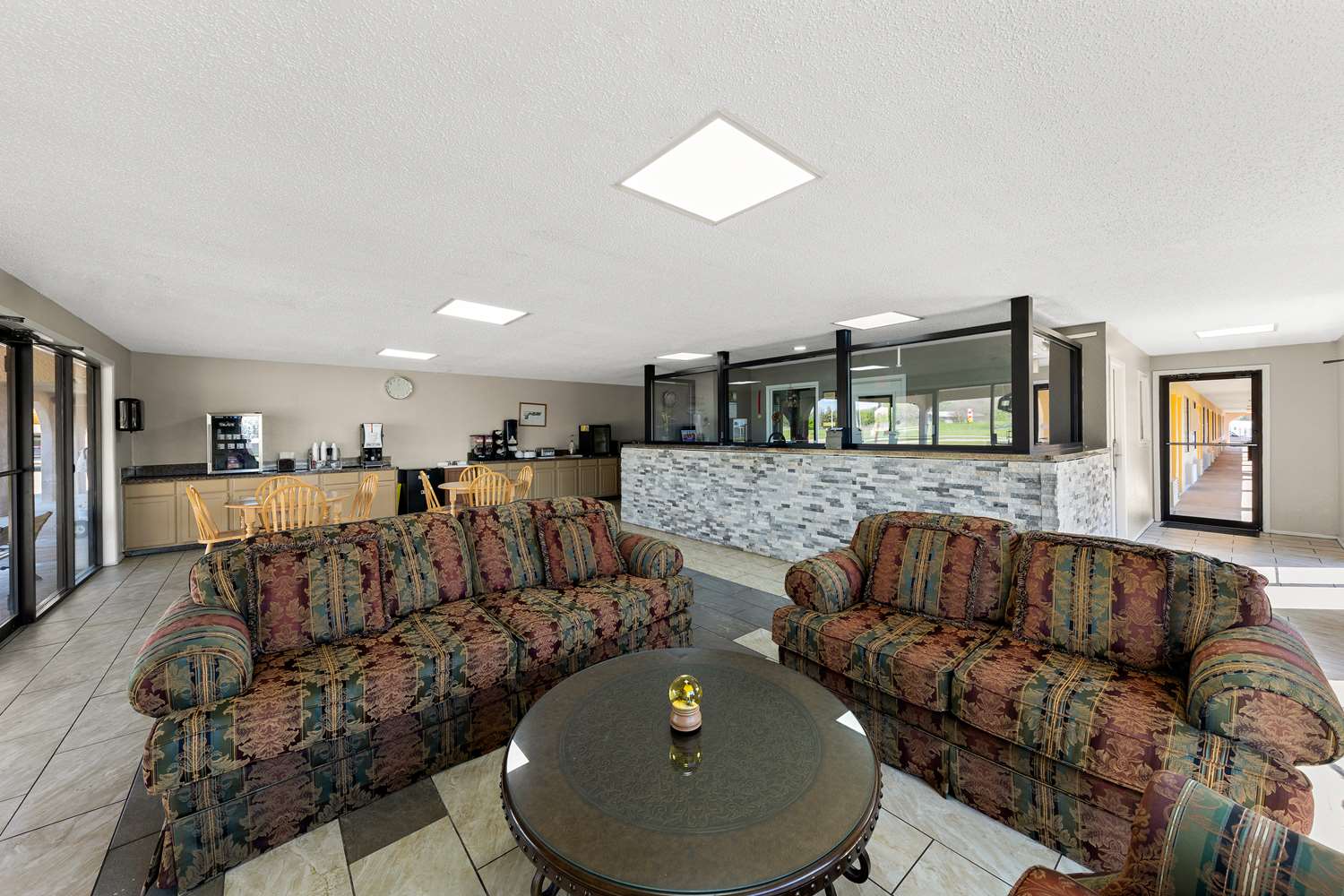 Americas Best Value Inn 21/40
