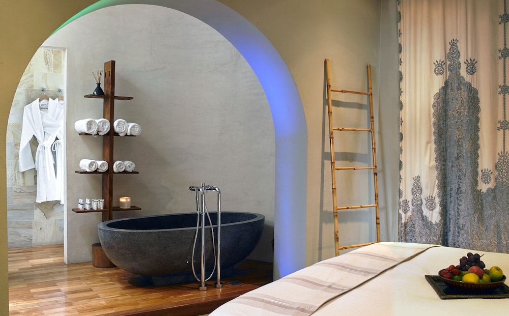 The Giri Residence Hotel & Spa 39/39