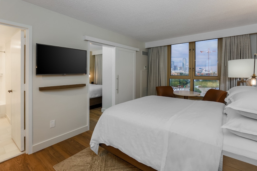 Sheraton Suites Market Center 10/49