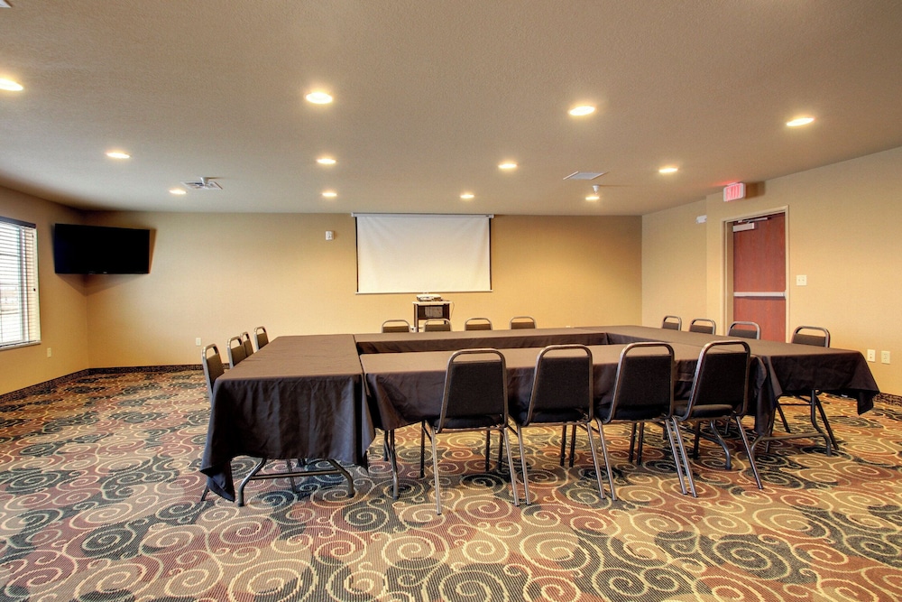 Cobblestone Hotel And Suites Broken Bow 35/51