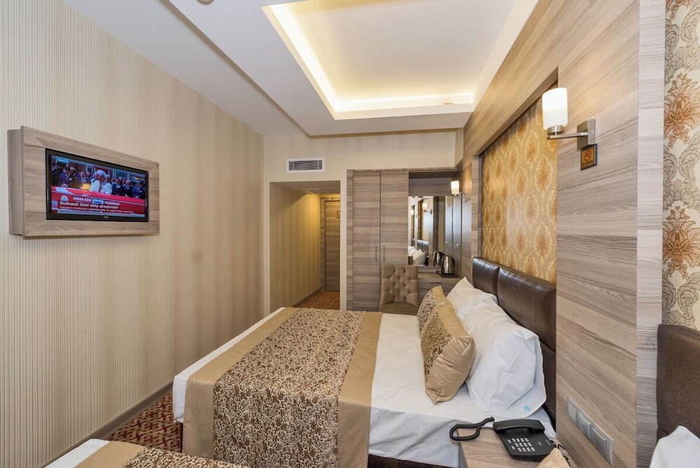 Room, Double Bed, City View, Matiat Hotel Istanbul 4/8