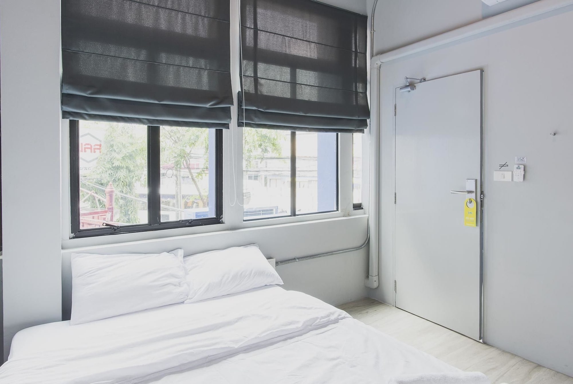 ROOM, DOUBLE BED