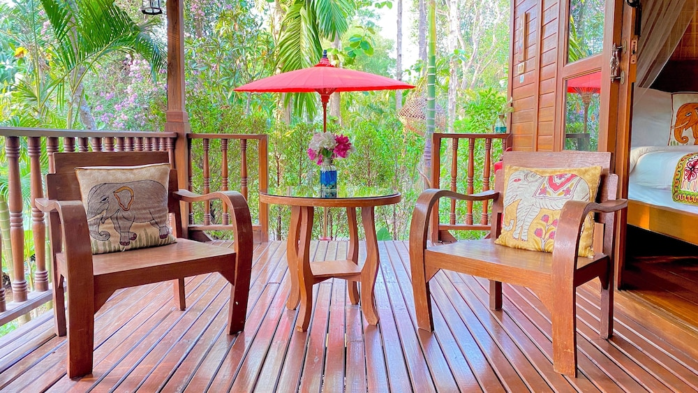 Nan Seasons Boutique Resort 69/81