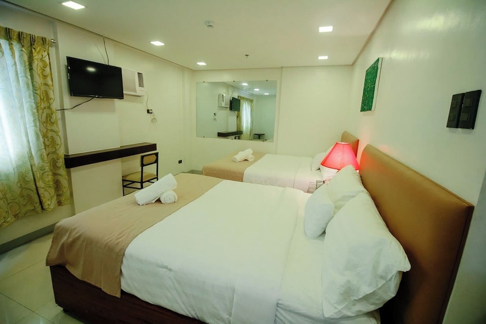 Belltower CSheLi Suites Bantay - Vigan by ZUZU 52/83