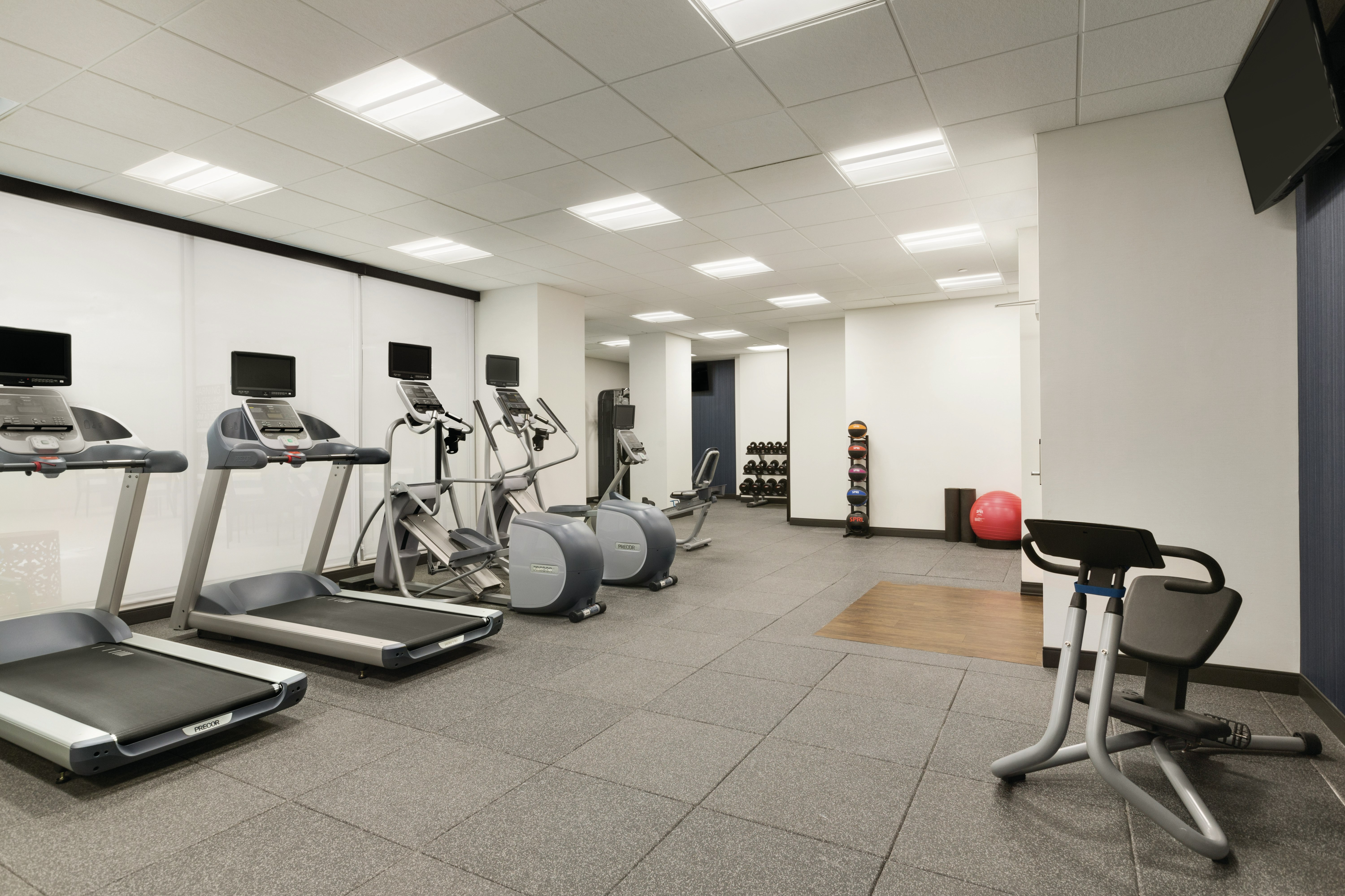 HOMEWOOD SUITES BY HILTON WASHINGTON DC CAPITOL-NAVY YARD 26/76