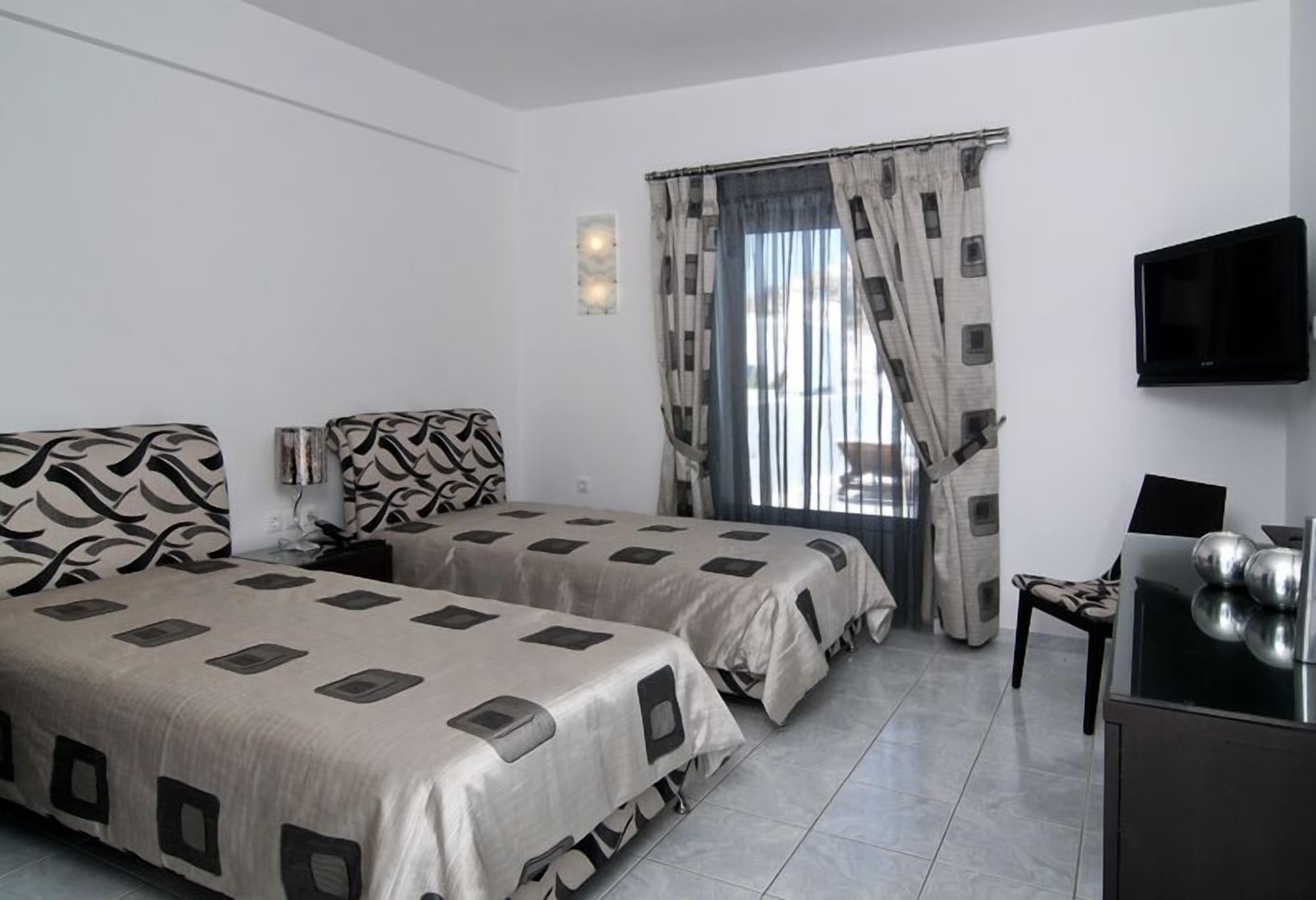Deluxe, Twin Beds