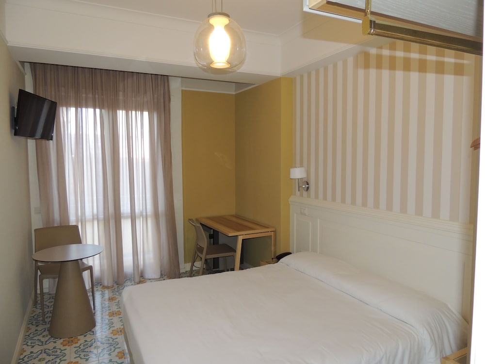 Hotel Zeus Pompei 19/50