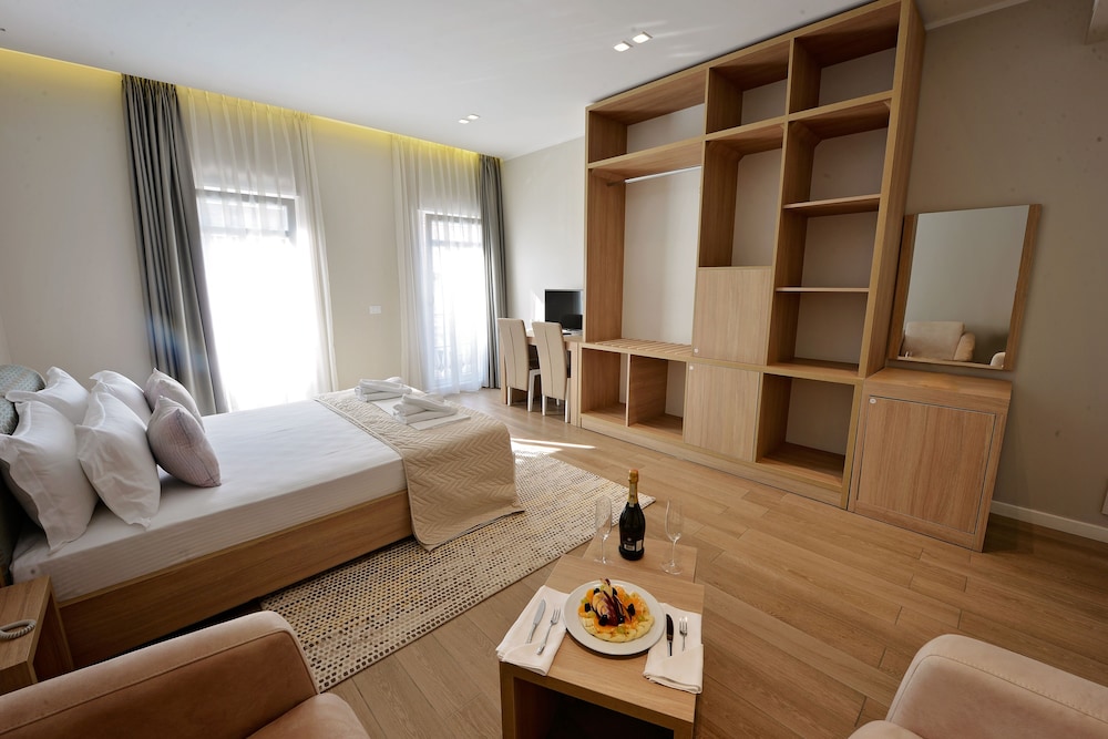 Alis Hotel 40/54