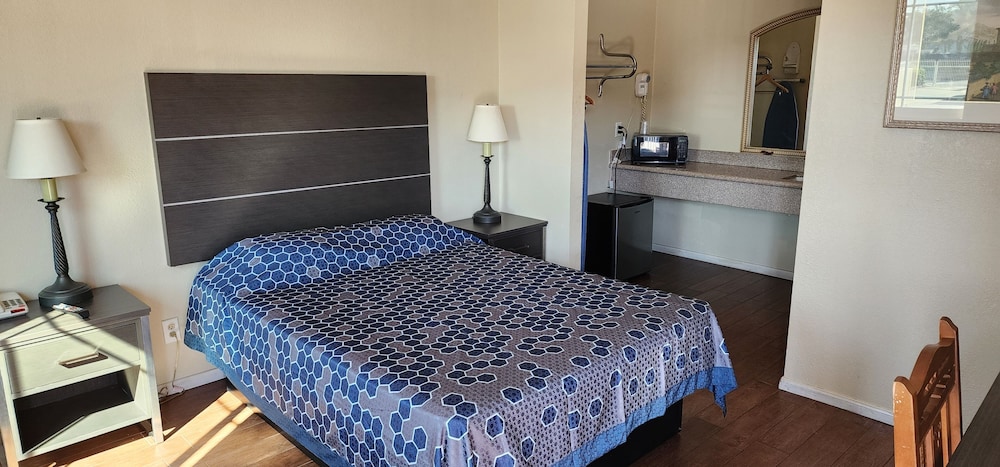 Mayfair Inn Ontario Airport 29/35