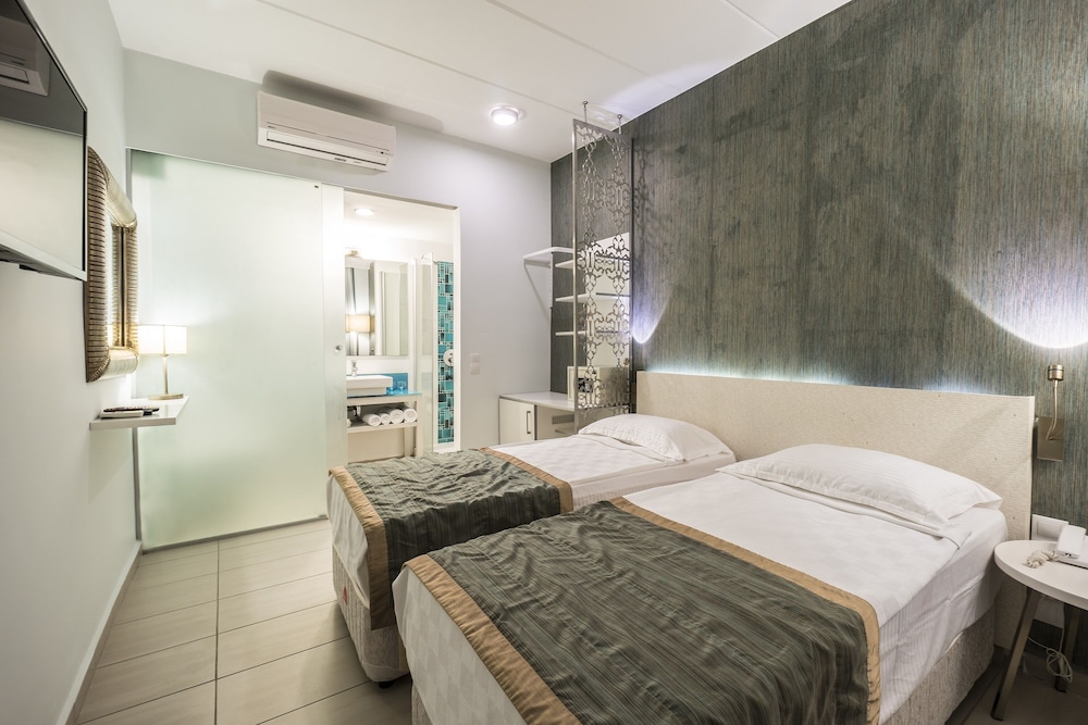 Babana Hotel 36/83