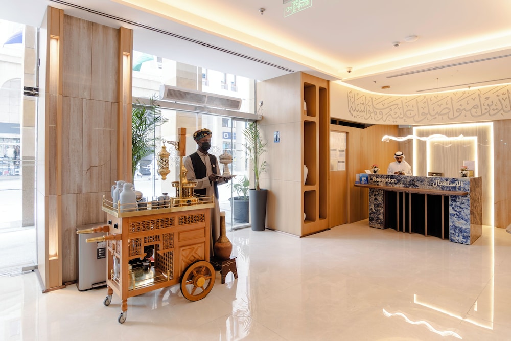 فندق جوار المدينة الفندقية(Jiwar Al Madina Hotel) 11/50