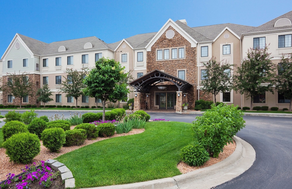 Candlewood Suites Eagan Arpt South - Mall Area, an IHG Hotel 66/68