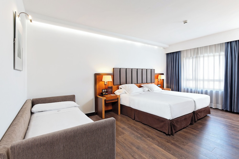 ROOM, TRIPLE