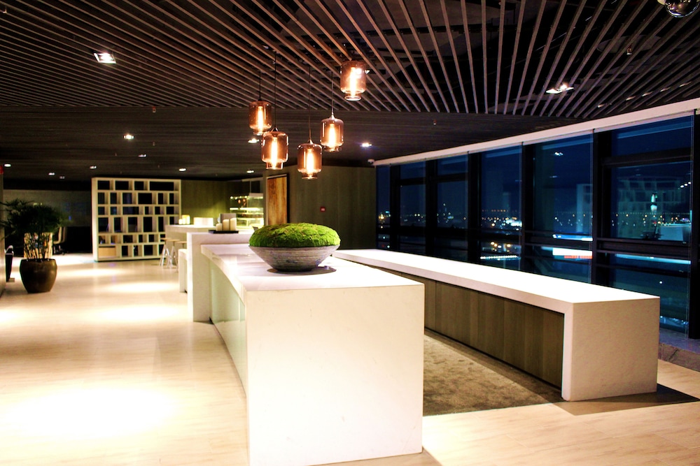 Hyatt House Shenzhen Airport 8/70