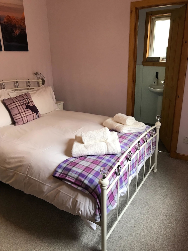Glenlochy Nevis Bridge Apartments 6/27