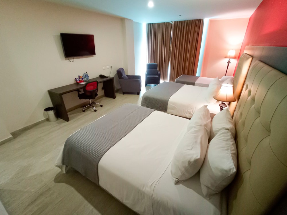 Ramada Cucuta 16/28