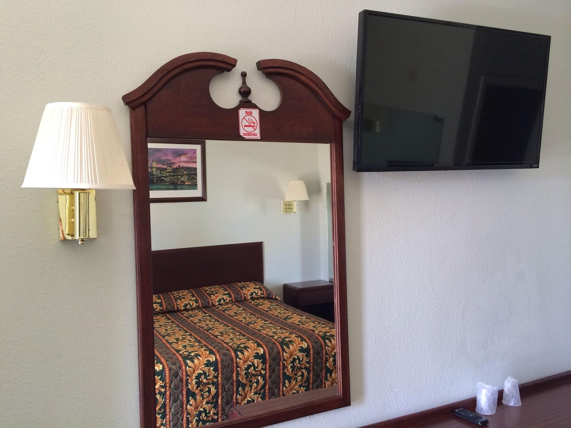 Americas Best Value Inn Arlington 13/18
