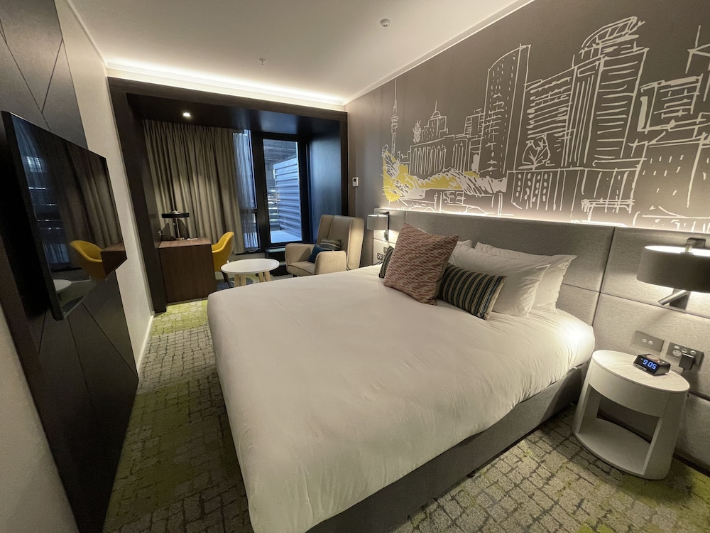 Mercure Auckland Queen Street 17/70