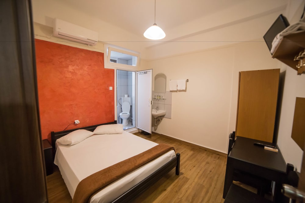 Tempi Hotel 24/38
