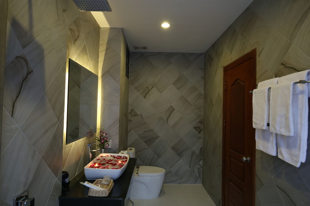 Holy Angkor Hotel 30/65