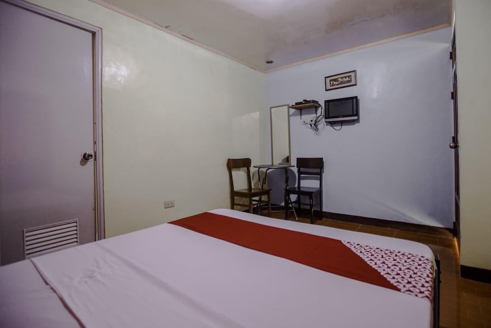 OYO 741 Sierra Travellers Inn 18/43