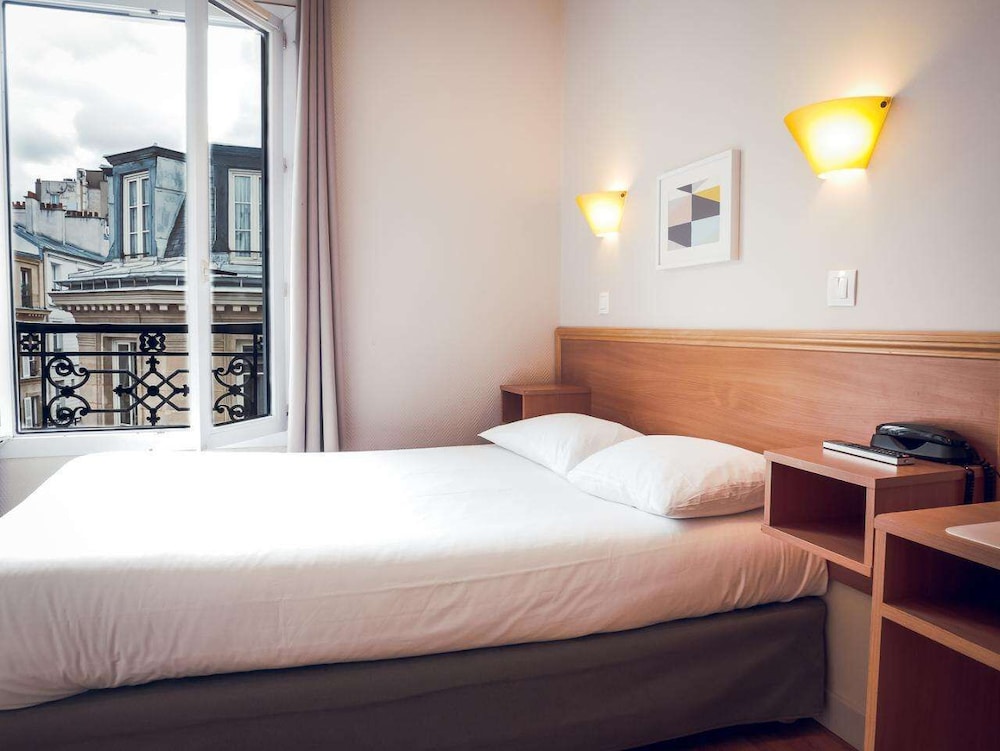 ROOM, DOUBLE BED, SHARED BATHROOM