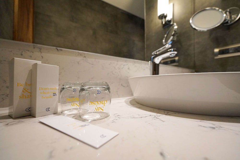 Golden Tulip Istanbul Bayrampasa 48/50
