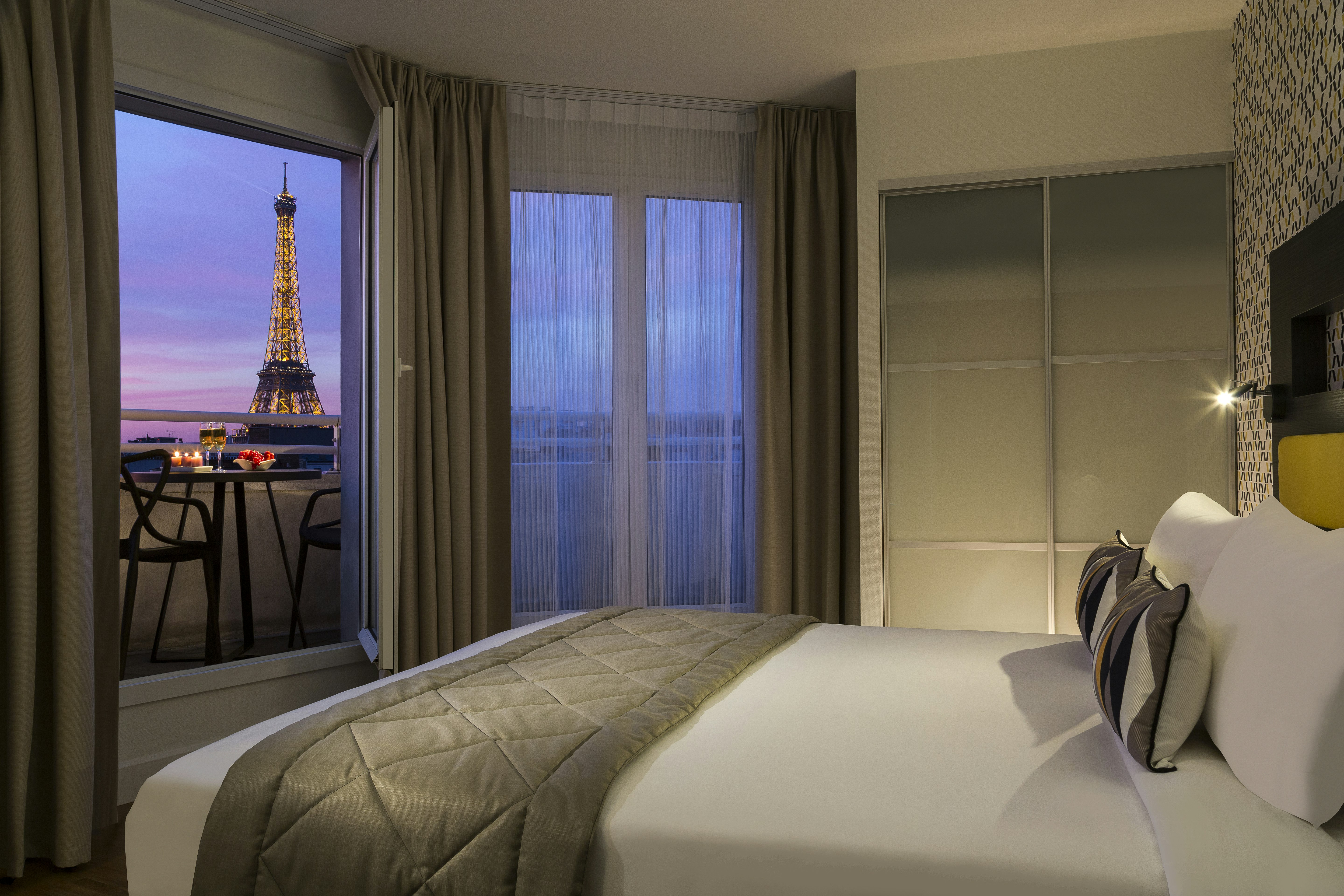 STUDIO, EIFFEL VIEW, BALCONY