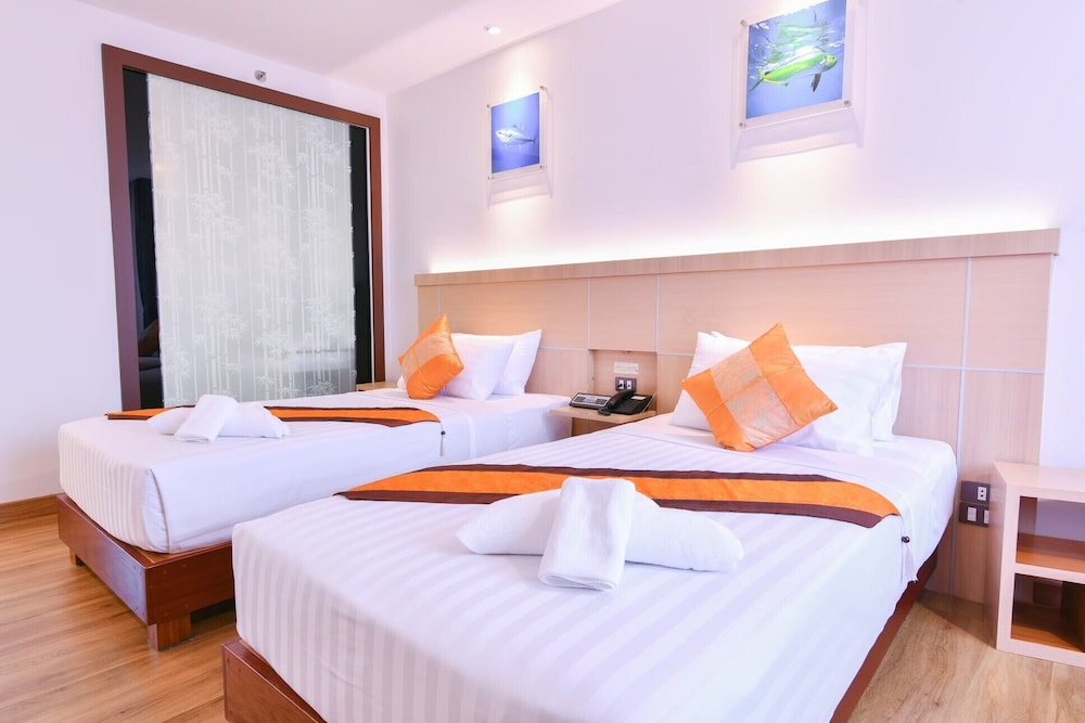 DELUXE, DOUBLE BED