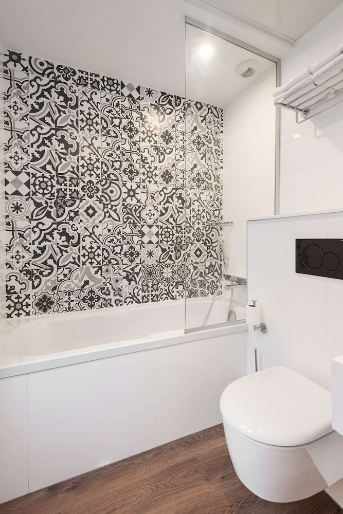 Hotel Courcelles Mederic 37/39