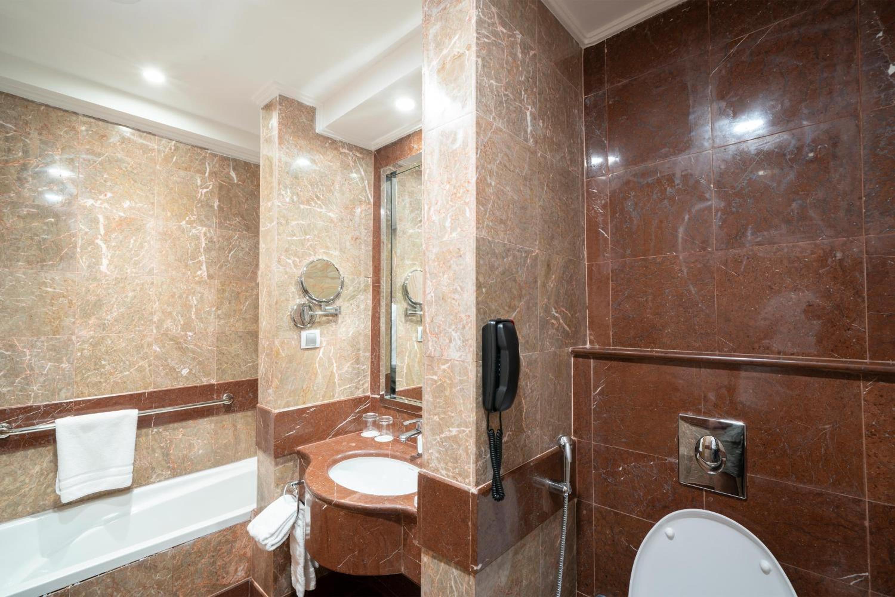 جناح بغرفتي نوم، فور بوينتس باي شيراتون الفندقية(Four Points By Sheraton Makkah Al Naseem) 8/9