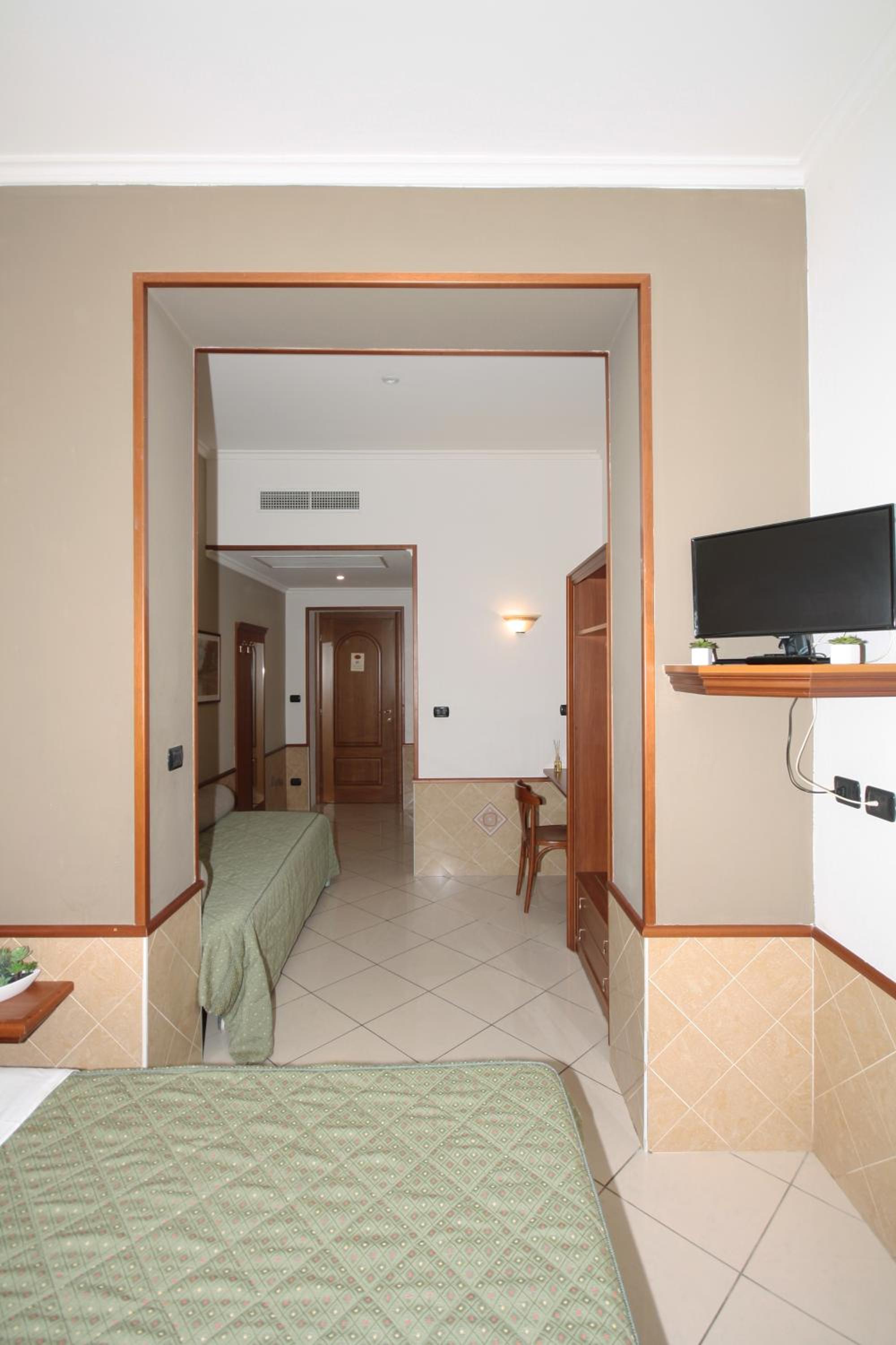 Hotel Astrid 9/50
