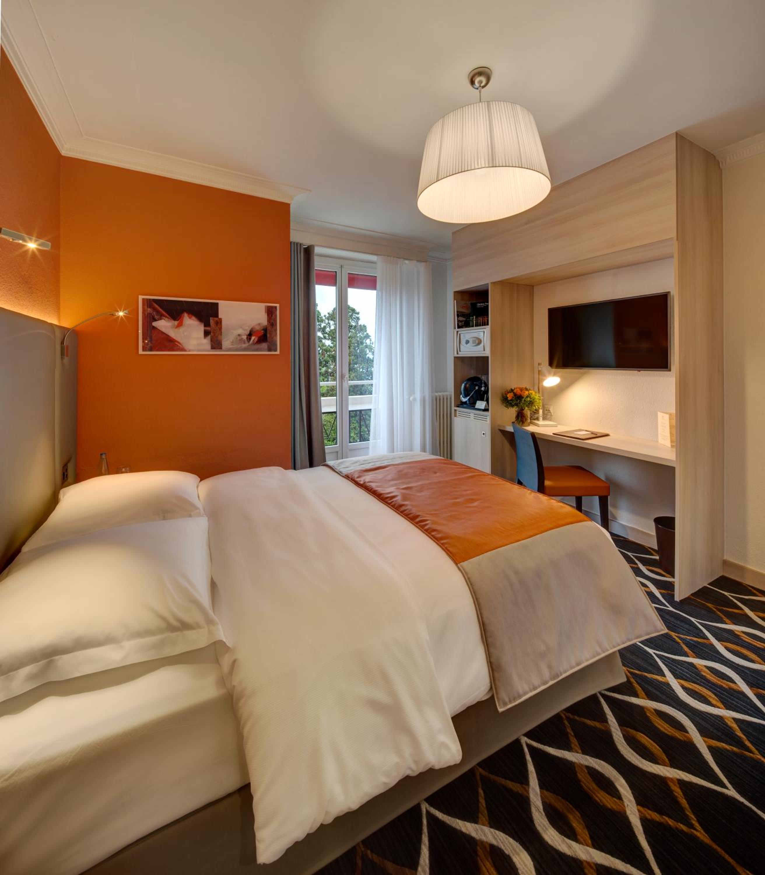 غرفة مفردة، Eden Hotel 2/4
