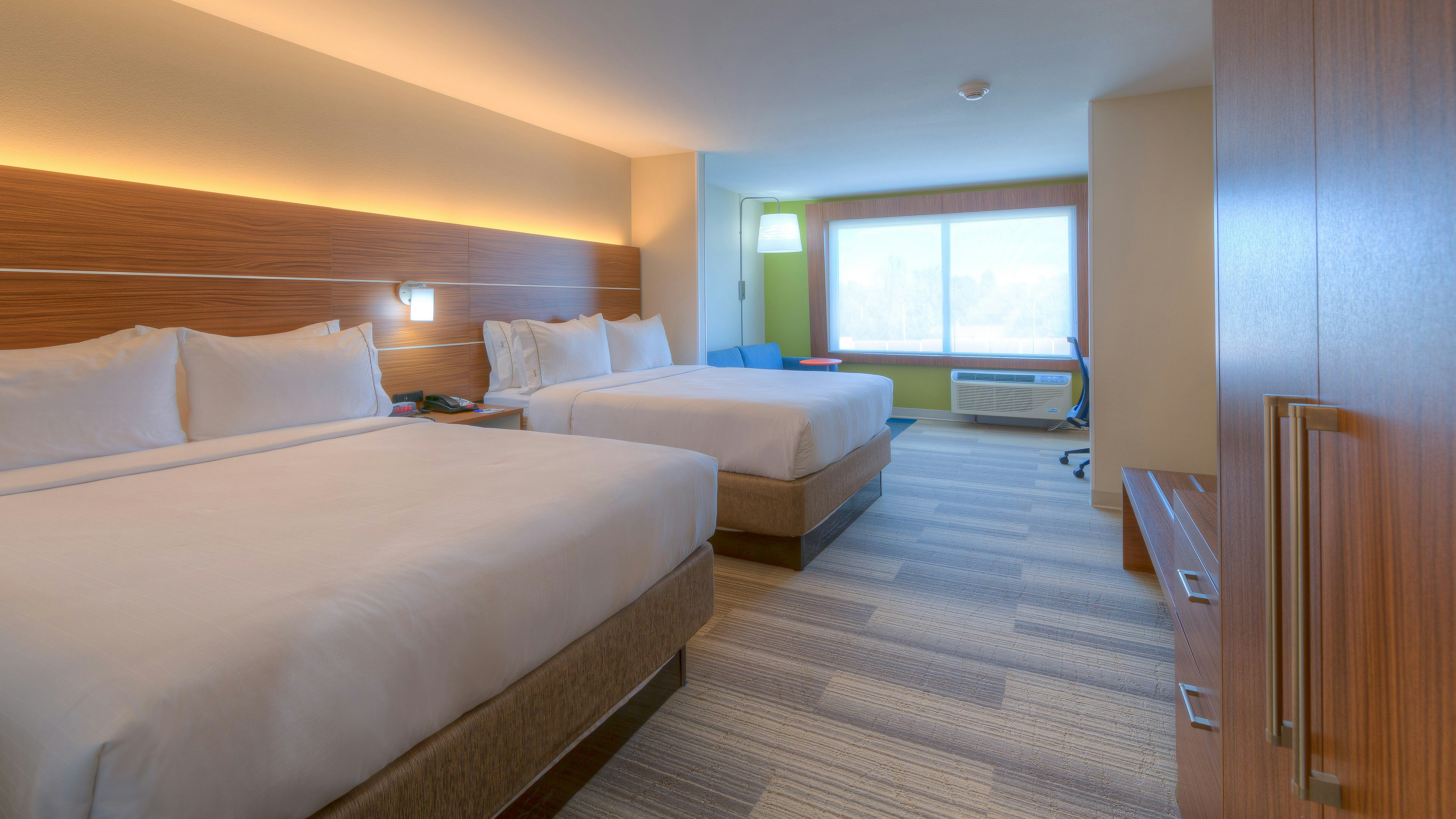 Holiday Inn Express Suites Tulsa Midtown 21/68