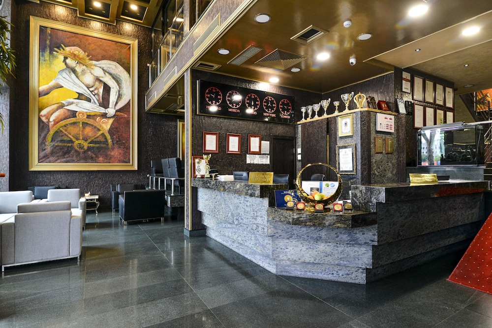 Prezident Hotel 64/75